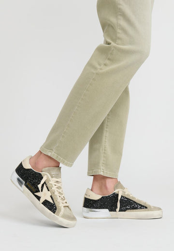 GOLDEN GOOSE
