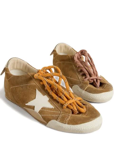 GOLDEN GOOSE
True Star suede sneakers