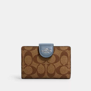 Coach medium wallet