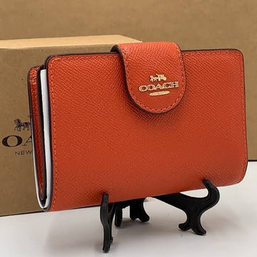 COACH Medium Corner Zip Wallet Gold/ Mango