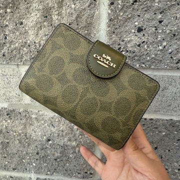 COACH Medium