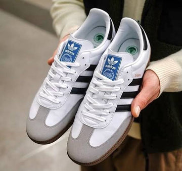 Adid@s Sneaker