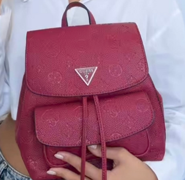 Guess Cresidia mini flap backpack