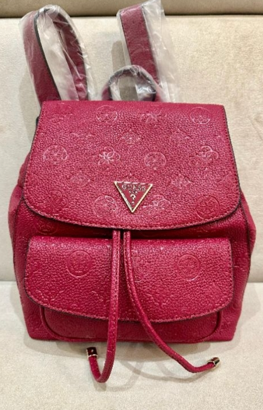 Guess Cresidia mini flap backpack